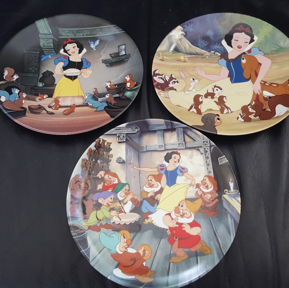 Disney Snow White Collector Plates - Set of 3